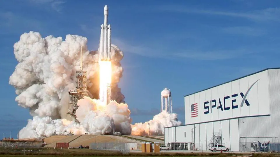 Старт ракеты SpaceX Старт ракеты SpaceX