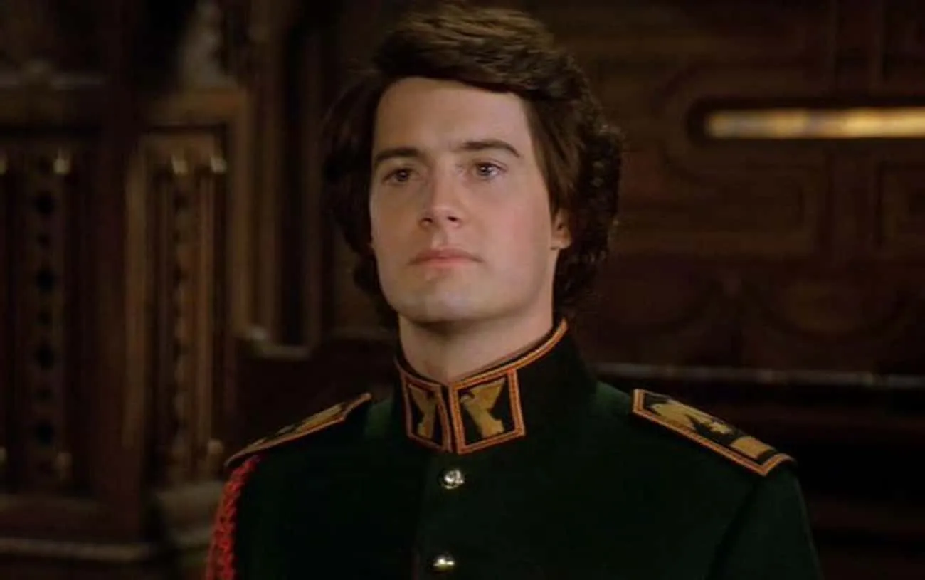 Пол Арейдес. Кадр из кинофильма "Дюна" 1984 г. Пол Арейдес. Кадр из кинофильма "Дюна" 1984 г.